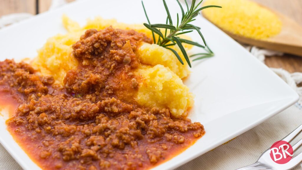 Receita Deliciosa de Polenta com Molho Bolonhesa Sabor e Economia na Sua Mesa