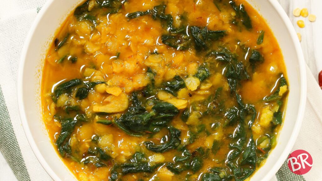 Sopa de Caril de Lentilha Dal com Espinafre - Uma Explosão de Sabores Indianos!